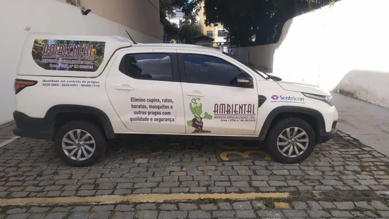 Veículo identificado da Ambiental, operadora autorizada Sentricon